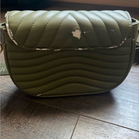 Louis Vuitton Green Quilted Crossbody Bag - Picture 3 of 13